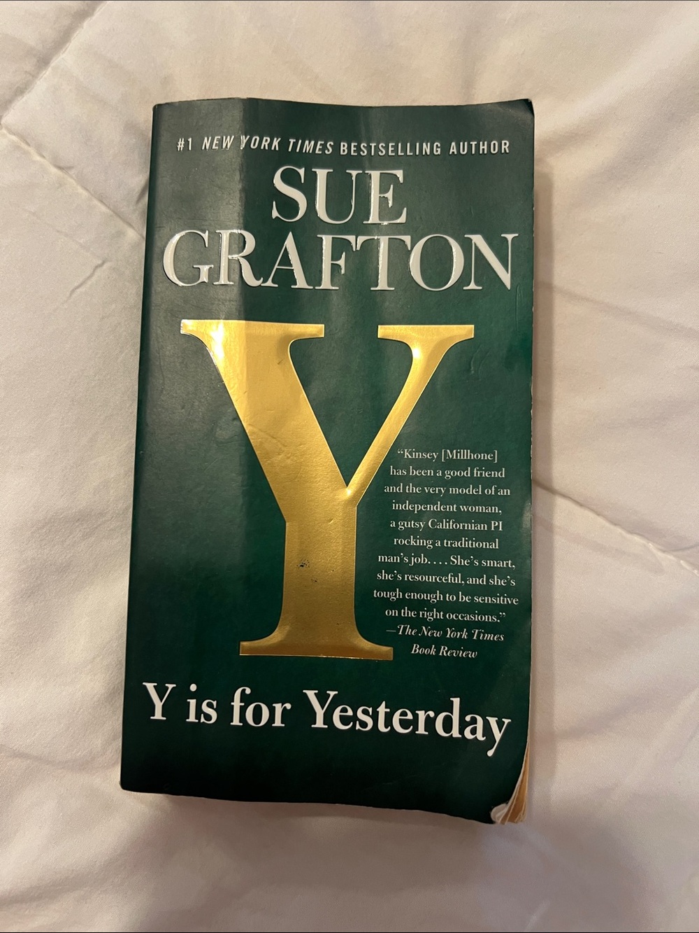 Sue Grafton "Y is for Yesterday" Paperback - Green & Gold Cover